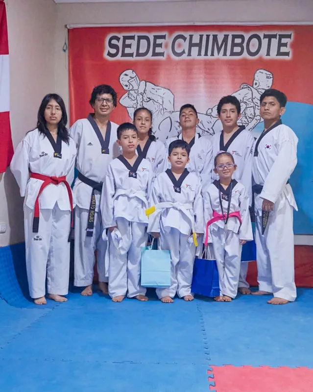 Alumnos en la sede Chimbote